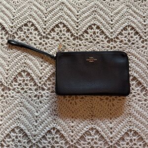 Coach Navy Pebbled Leather Wristlet With Gold Accents 2 Pockets Large Wallet
